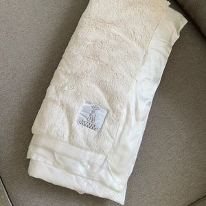 Little Giraffe cream baby blanket